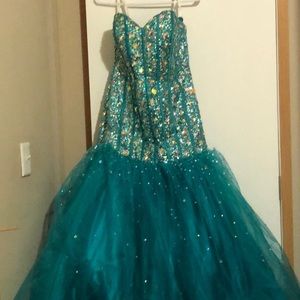 Prom/pageant dress